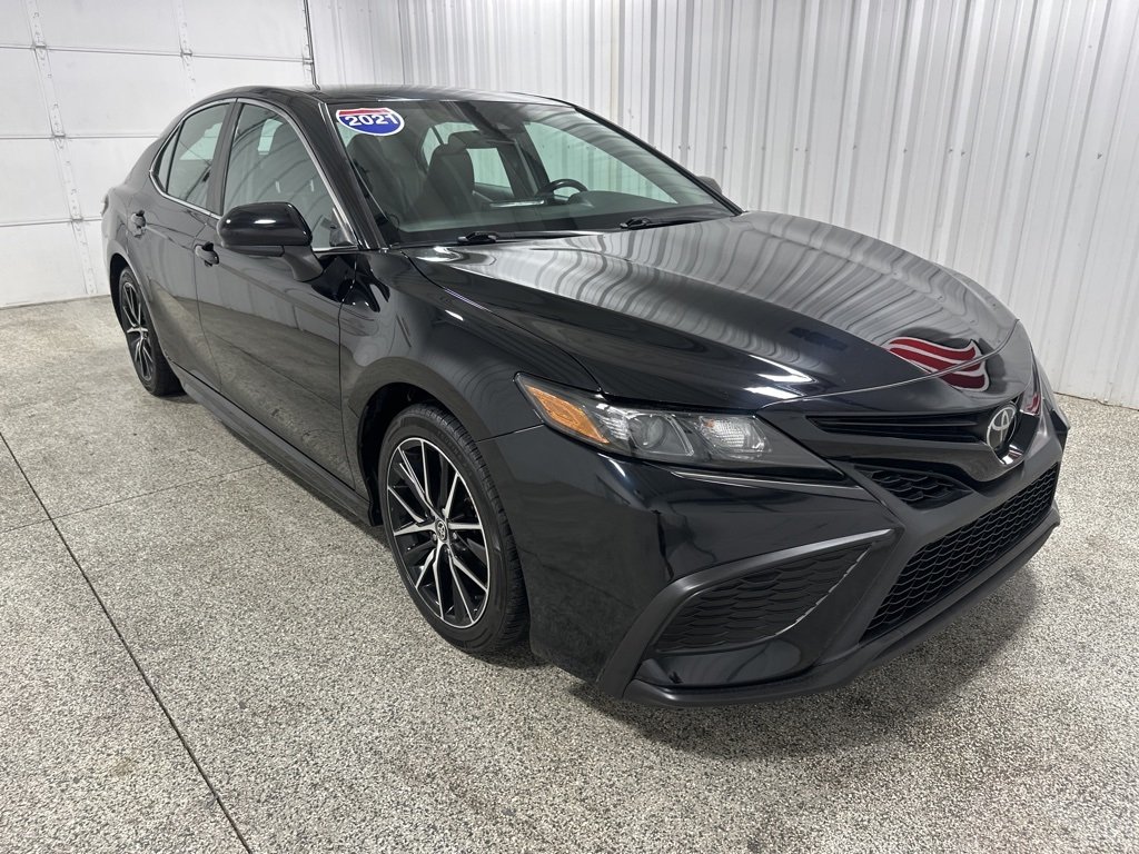 2021 Toyota Camry SE photo 2