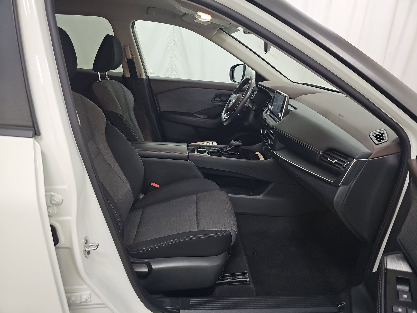 2021 Nissan Rogue S photo 8