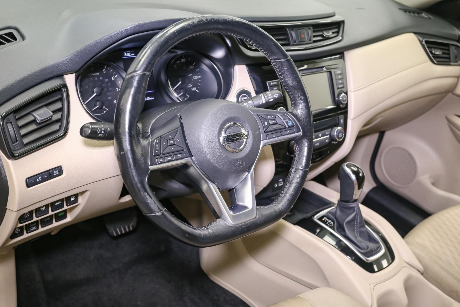 2019 Nissan Rogue SV photo 20