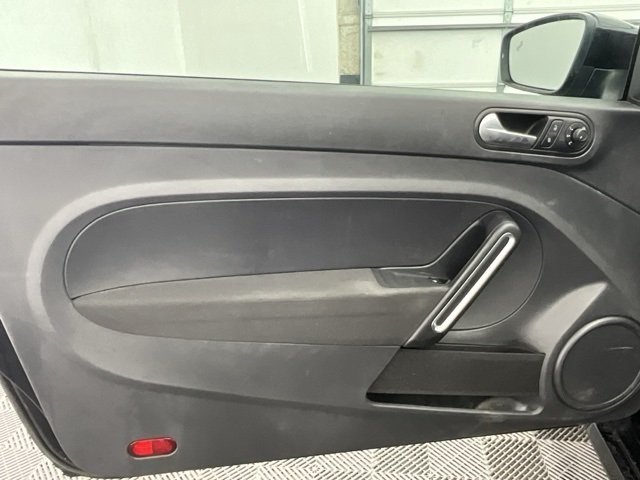2019 Volkswagen Beetle S photo 11