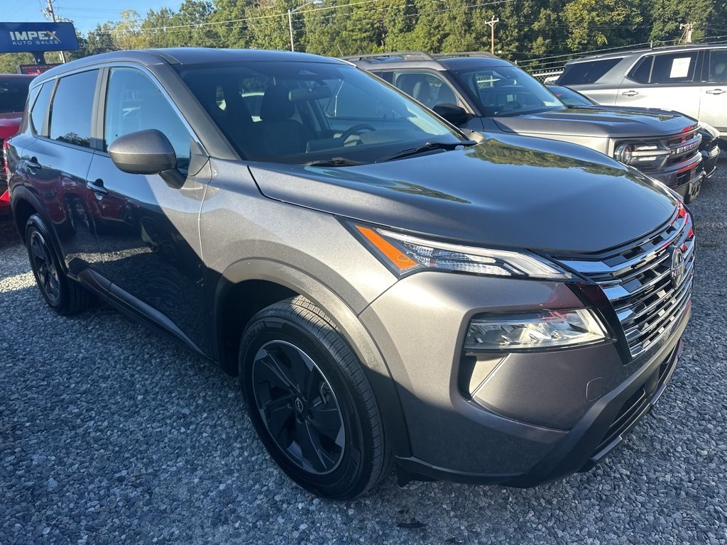 2024 Nissan Rogue SV photo 2
