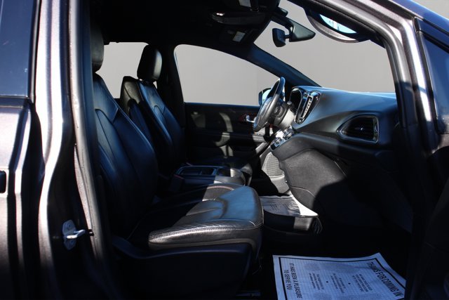 2019 Chrysler Pacifica Touring L 35th Anniversary photo 16