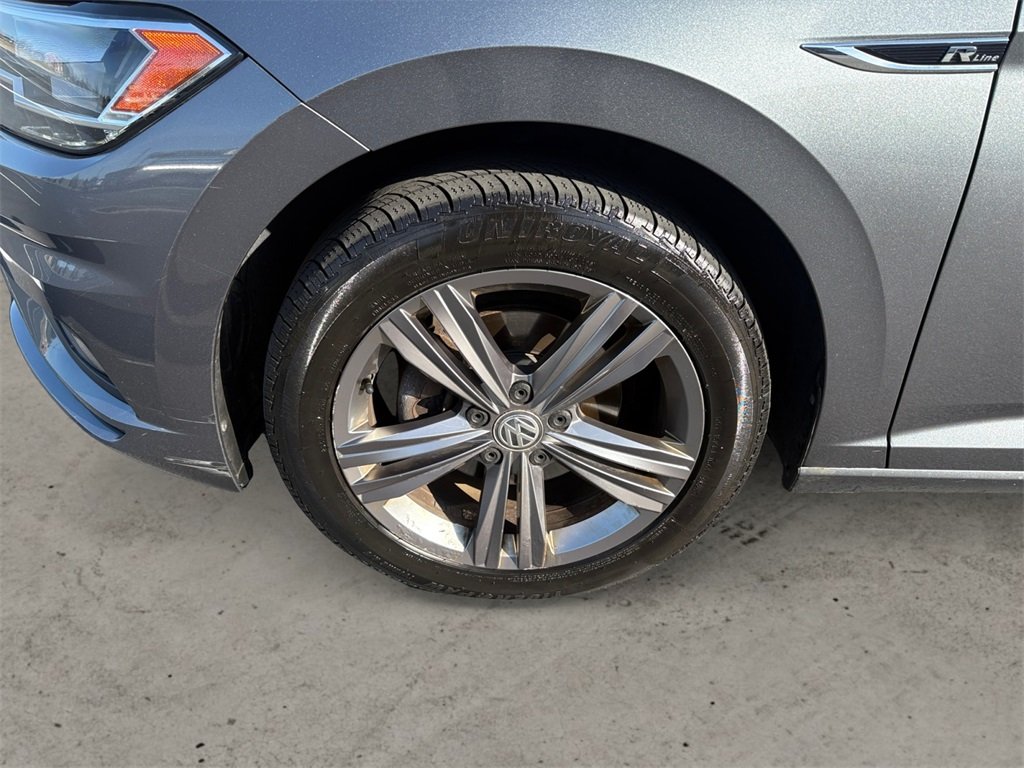 2019 Volkswagen Jetta R-Line photo 9