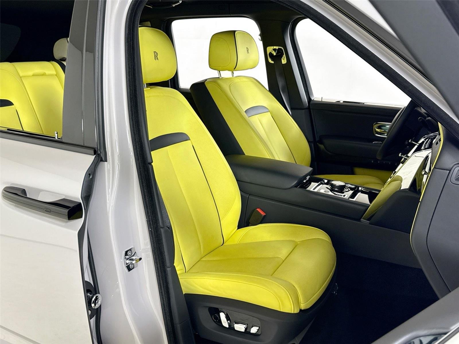 2022 Rolls Royce Cullinan RR31 photo 29