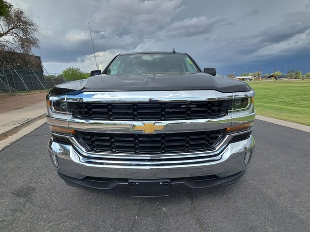 2018 Chevrolet Silverado 1500 LT photo 2