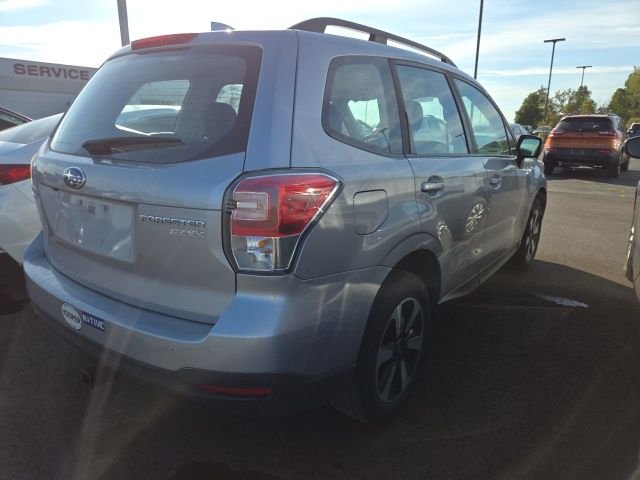 2017 Subaru Forester 2.5i photo 3