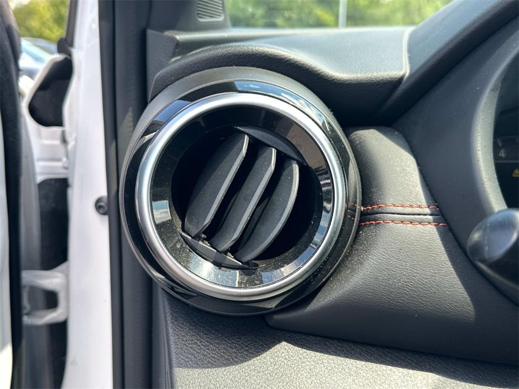 2024 Nissan Kicks SR photo 25