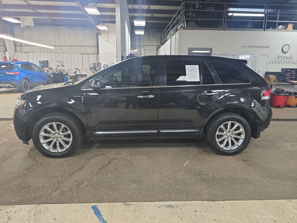 2014 Lincoln MKX Base photo 2