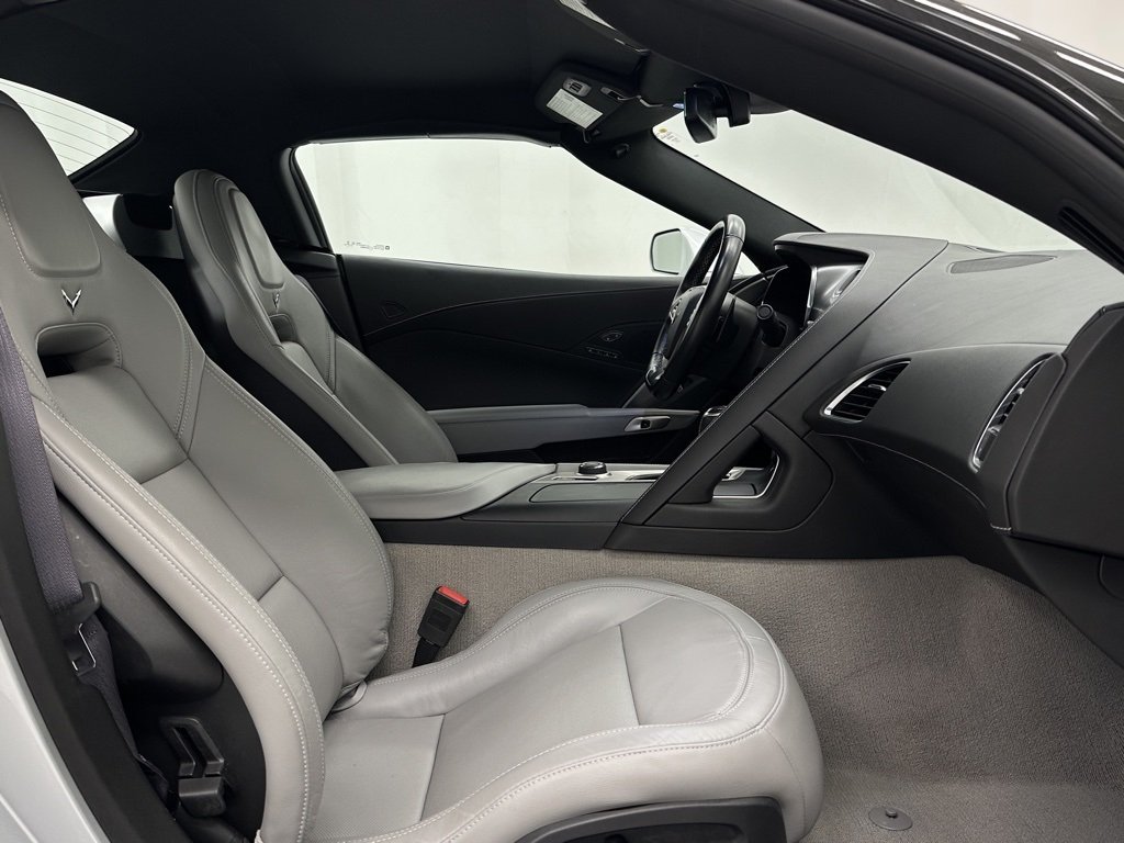 2016 Chevrolet Corvette 2LT photo 21