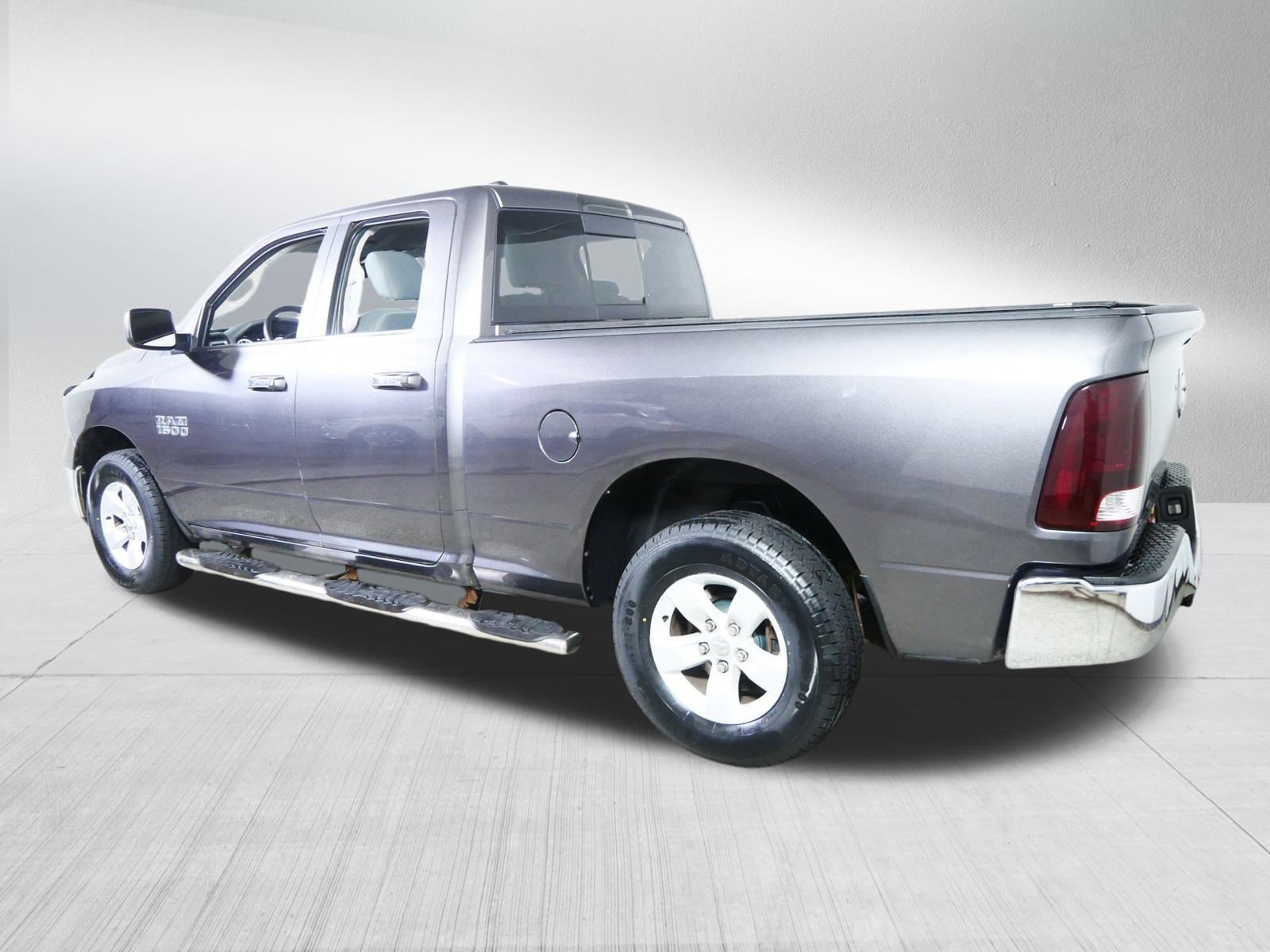 2016 Ram 1500 SLT photo 5