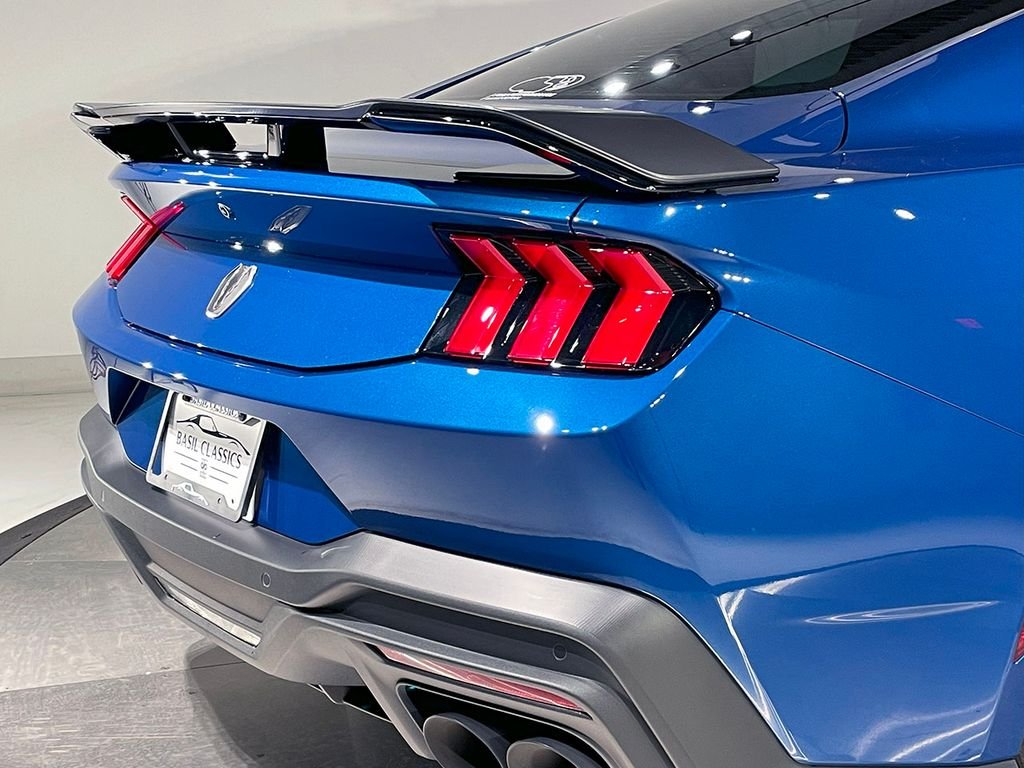 2024 Ford Mustang Dark Horse photo 8