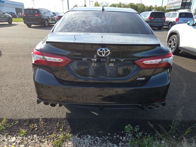 2019 Toyota Camry XSE photo 3