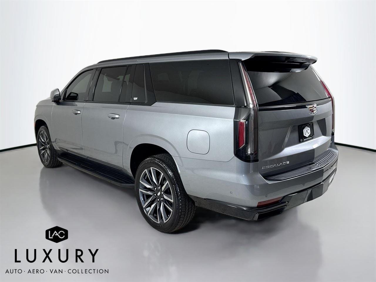 2024 Cadillac Escalade ESV Sport photo 5