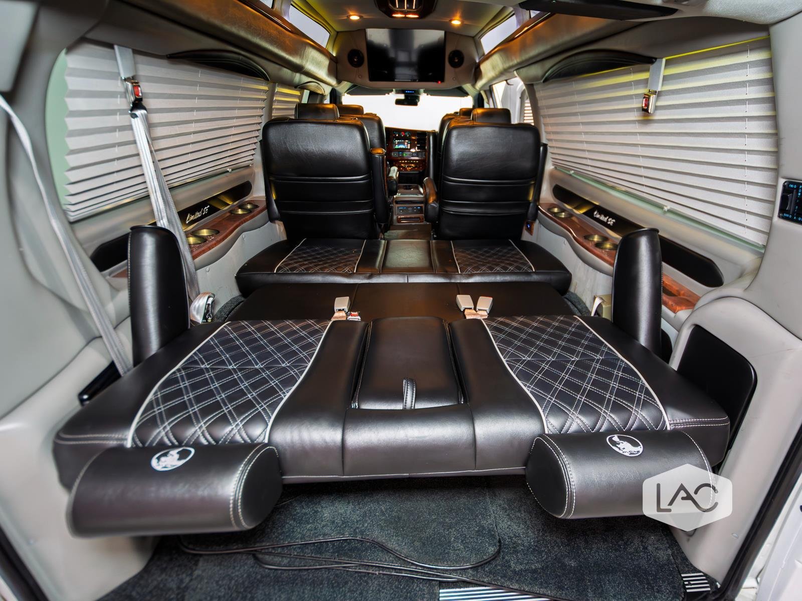 2019 Chevrolet Express photo 14