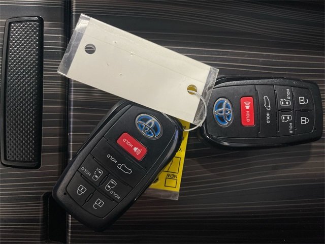 2021 Toyota Sienna Limited photo 21