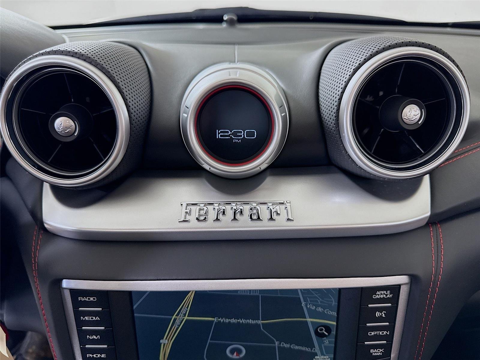 2018 Ferrari California T photo 15