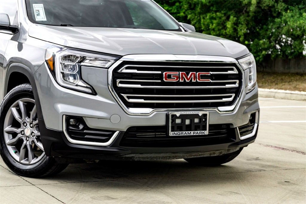 2024 Gmc Terrain SLT photo 3