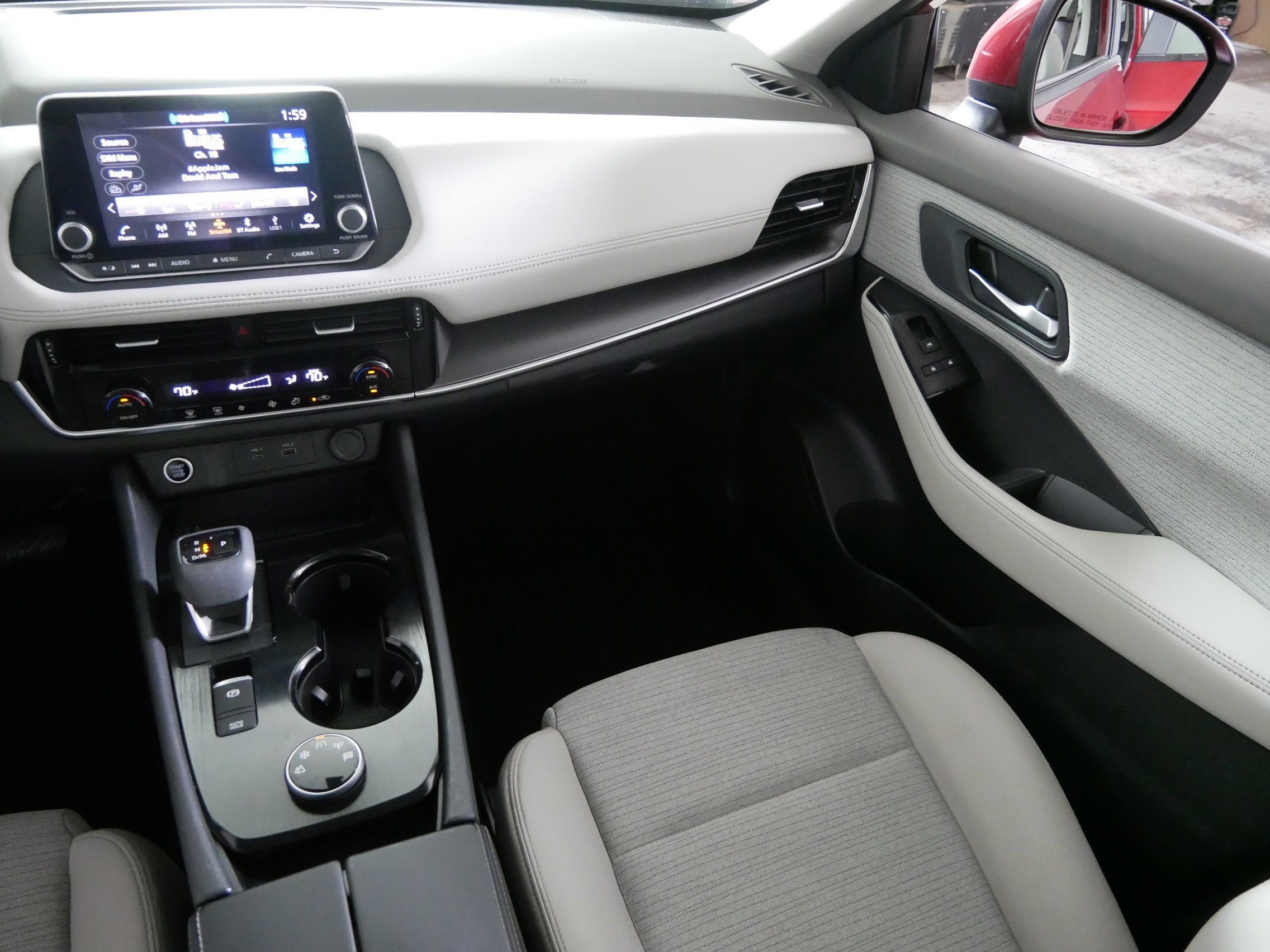 2023 Nissan Rogue SV photo 11