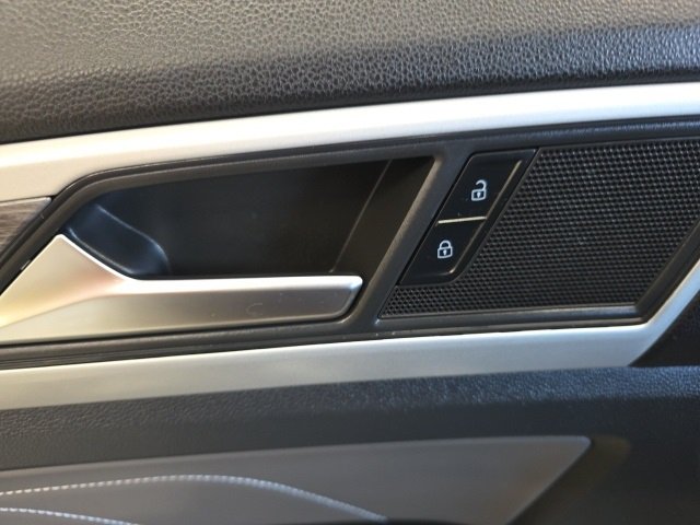 2022 Volkswagen Atlas Cross Sport V6 SE Technology photo 15