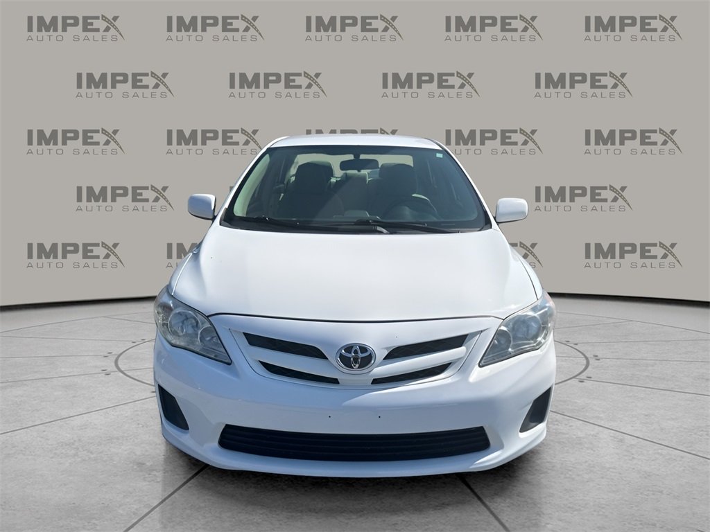 2012 Toyota Corolla LE photo 8