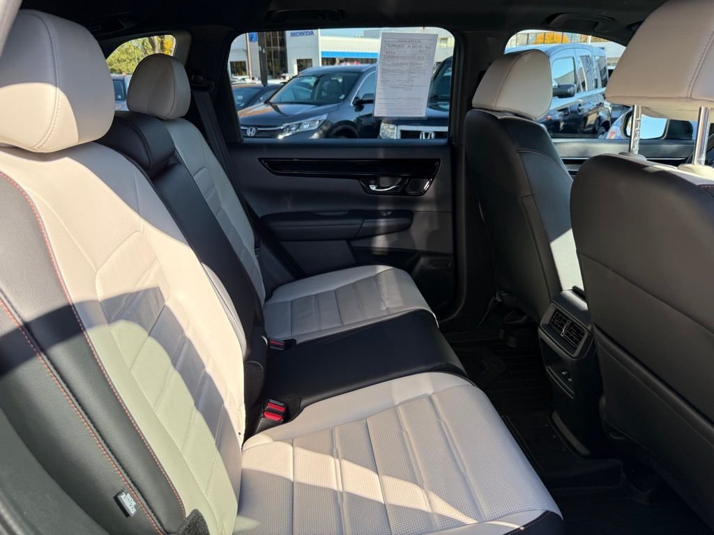 2025 Honda CR-V Hybrid Sport Touring photo 16