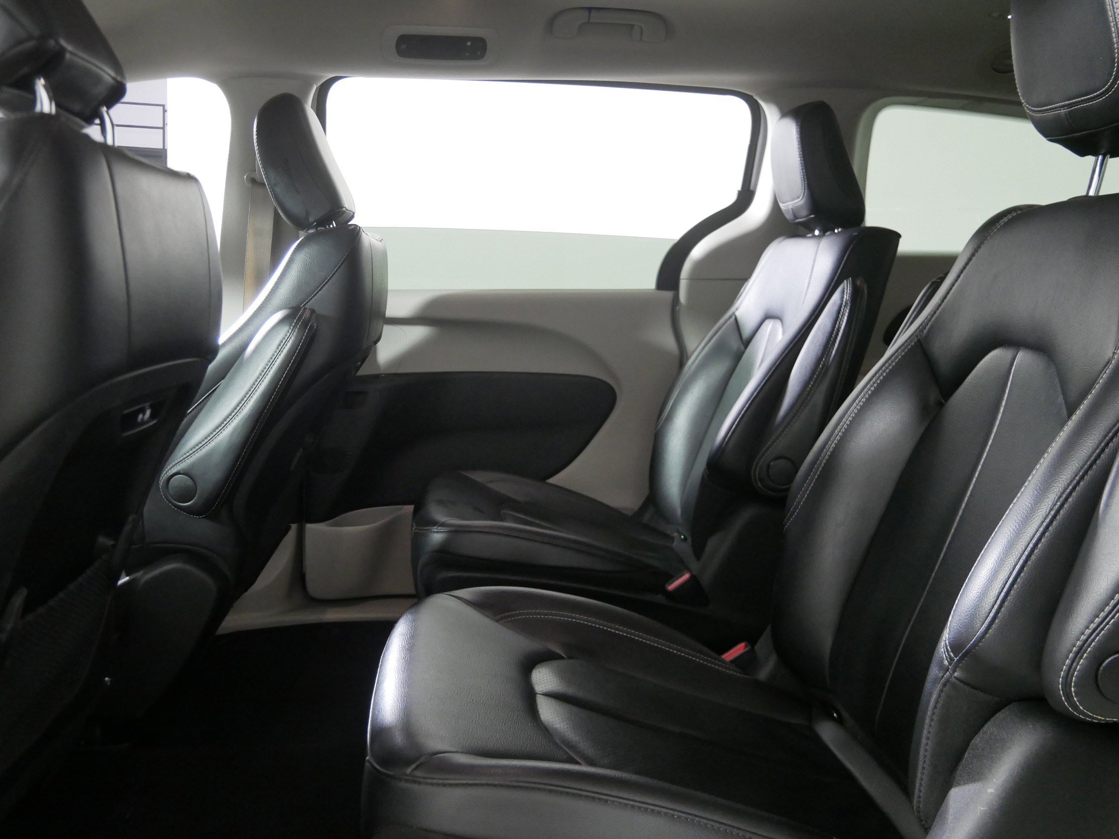 2022 Chrysler Pacifica Hybrid Touring L photo 28