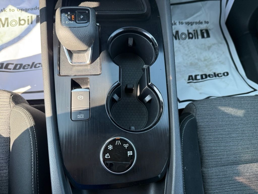 2023 Nissan Rogue SV photo 18