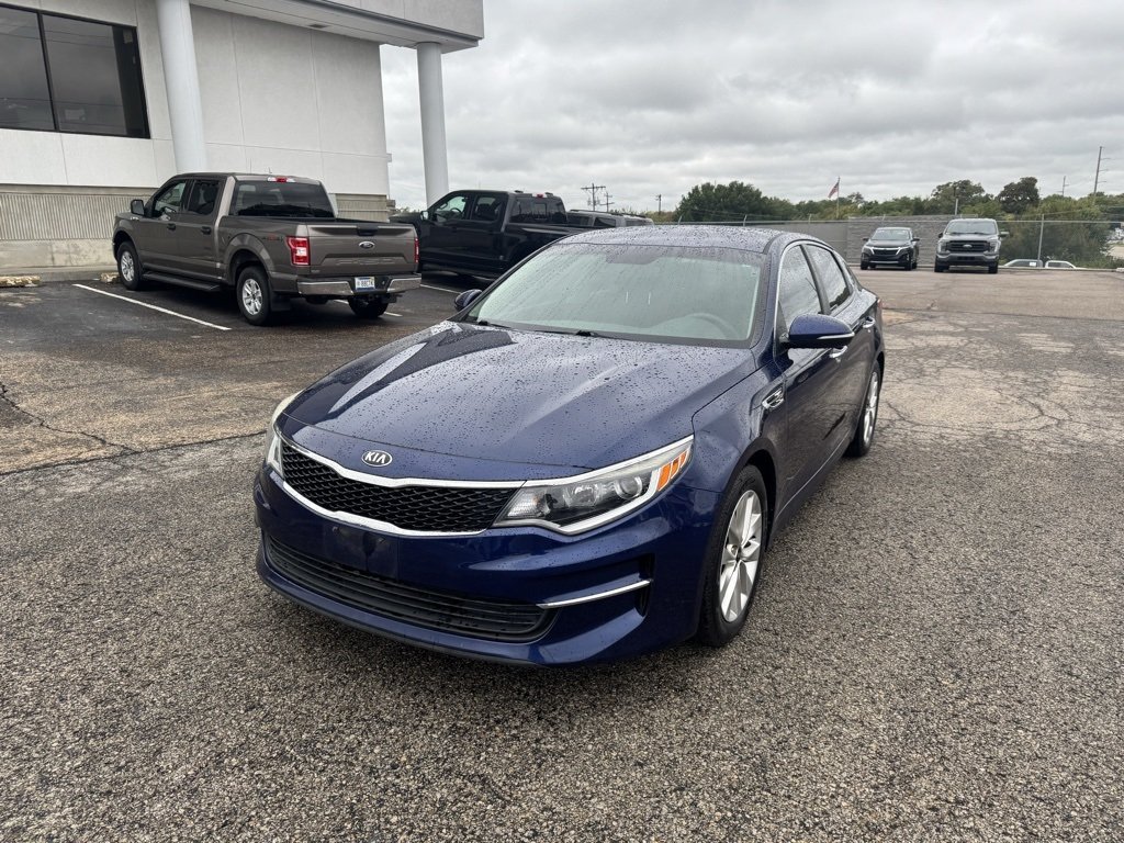 2017 Kia Optima LX photo 3