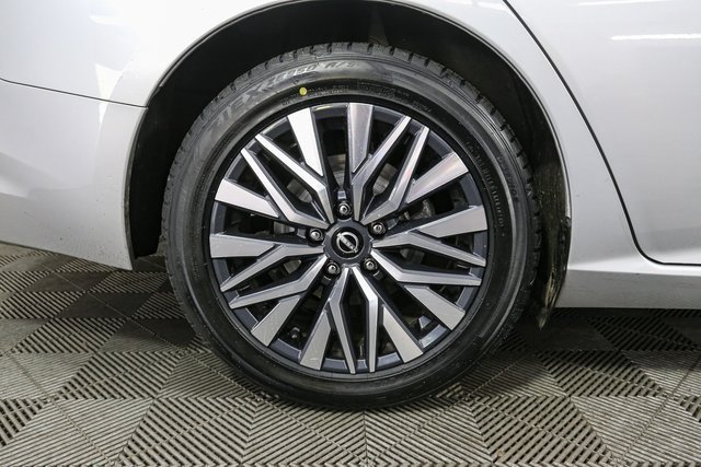 2024 Nissan Altima 2.5 SV photo 13