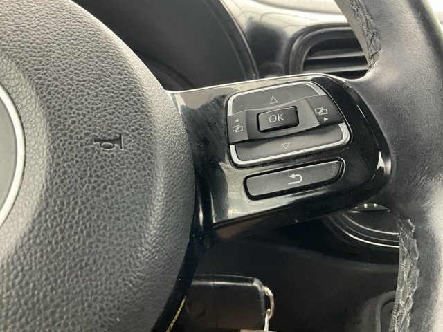 2019 Volkswagen Beetle S photo 7
