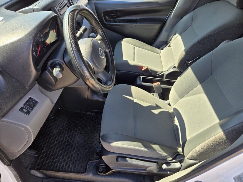 2017 Nissan NV200 SV photo 7