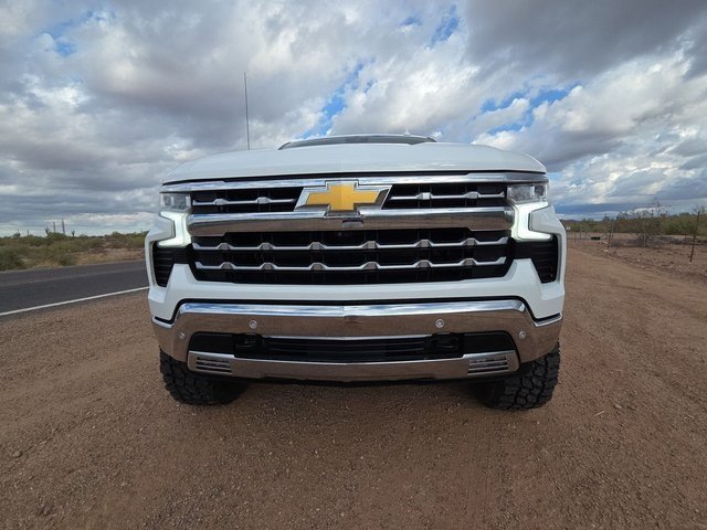 2023 Chevrolet Silverado 1500 LTZ photo 3