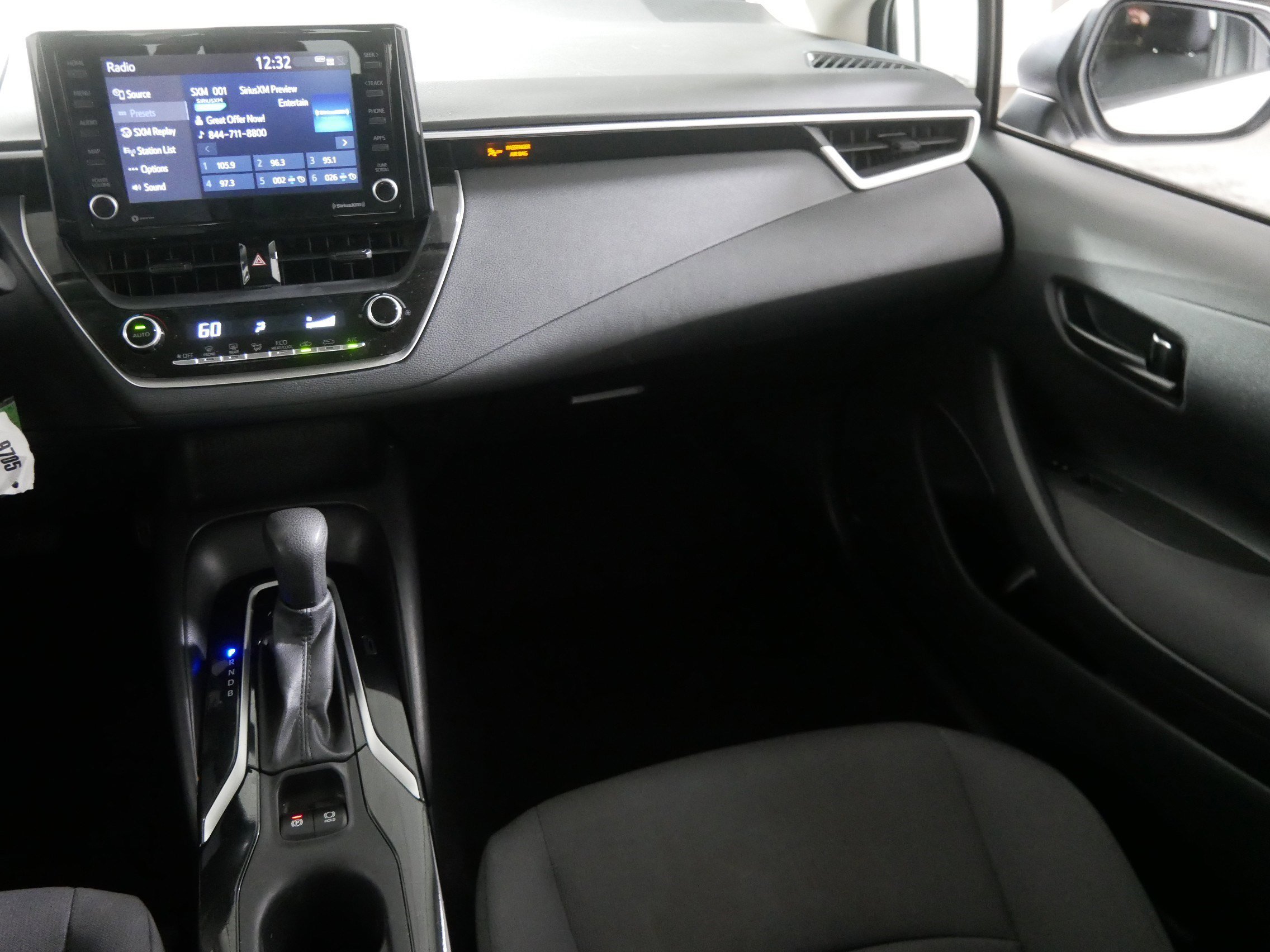 2022 Toyota Corolla LE photo 11