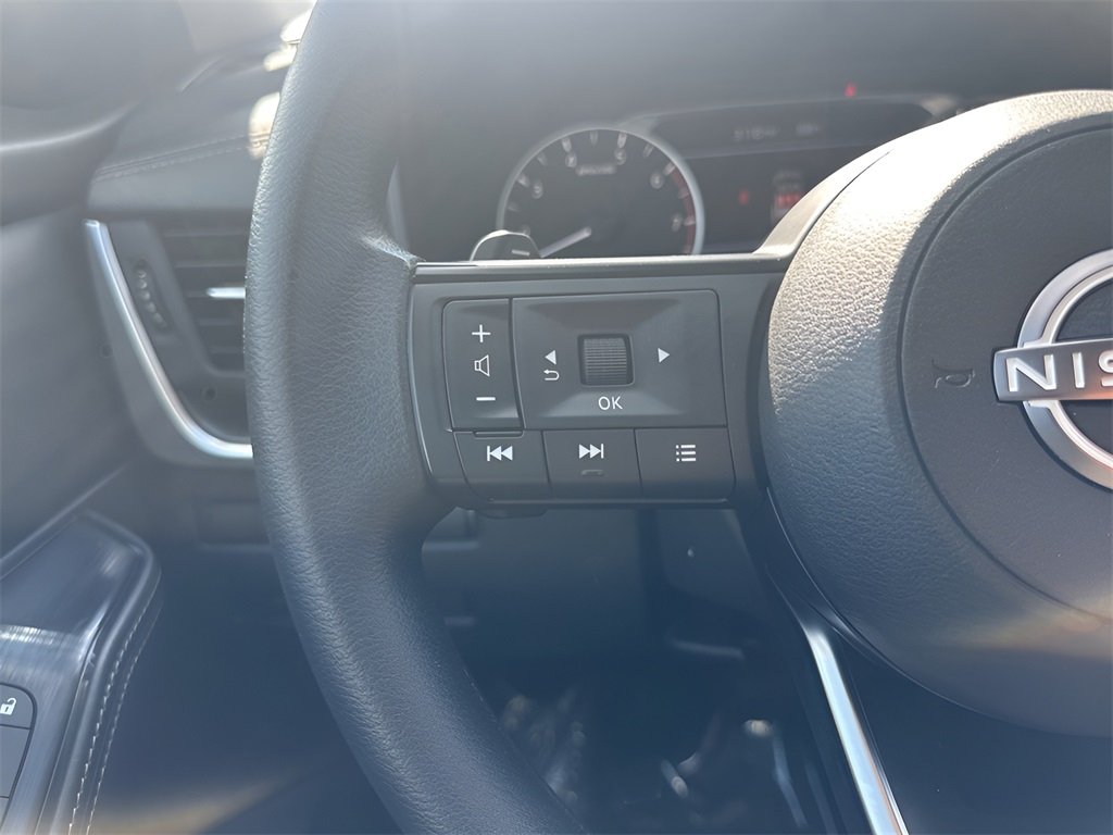 2024 Nissan Rogue SV photo 14