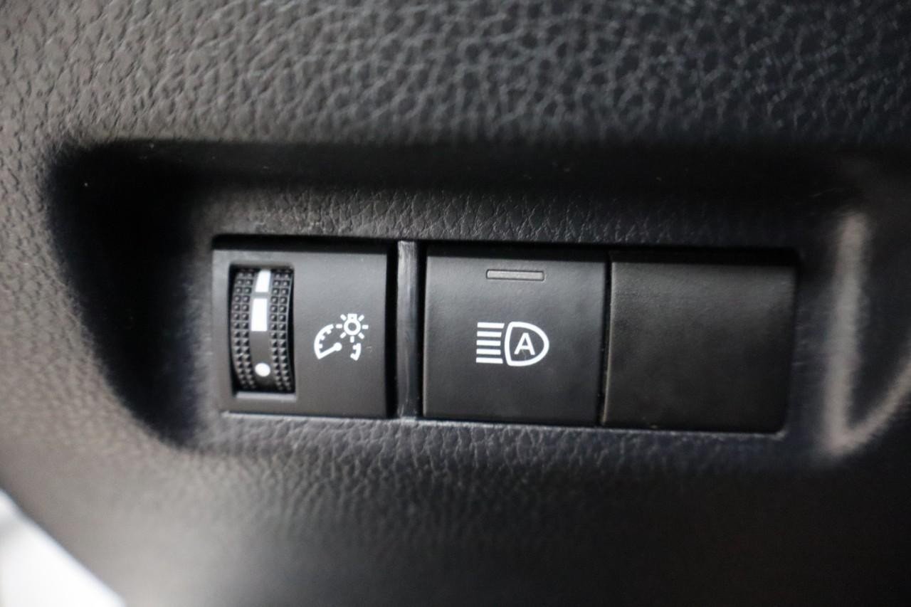 2023 Toyota RAV4 XLE photo 12