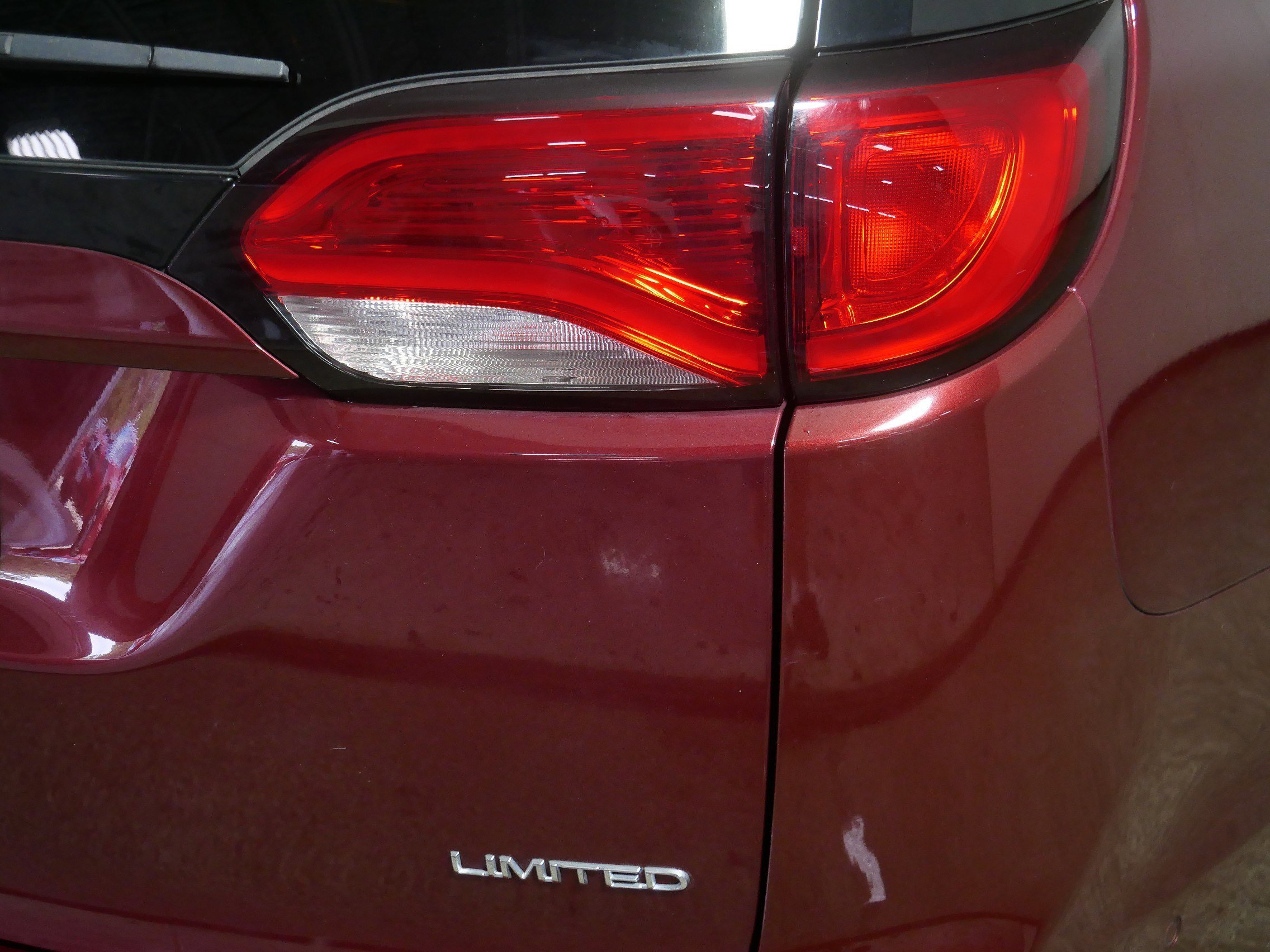 2018 Chrysler Pacifica Limited photo 17