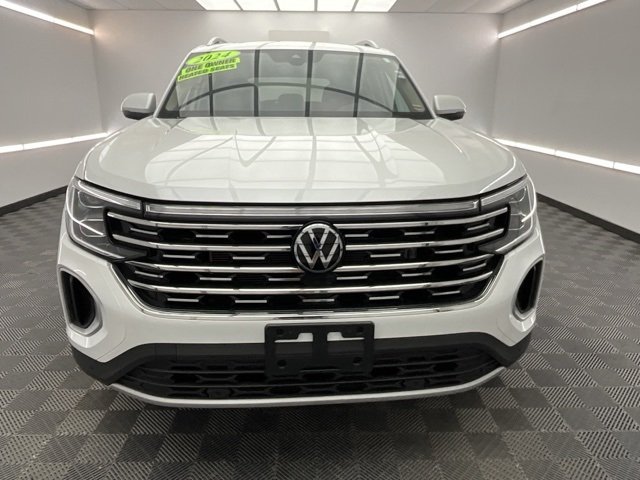 2024 Volkswagen Atlas SEL photo 2