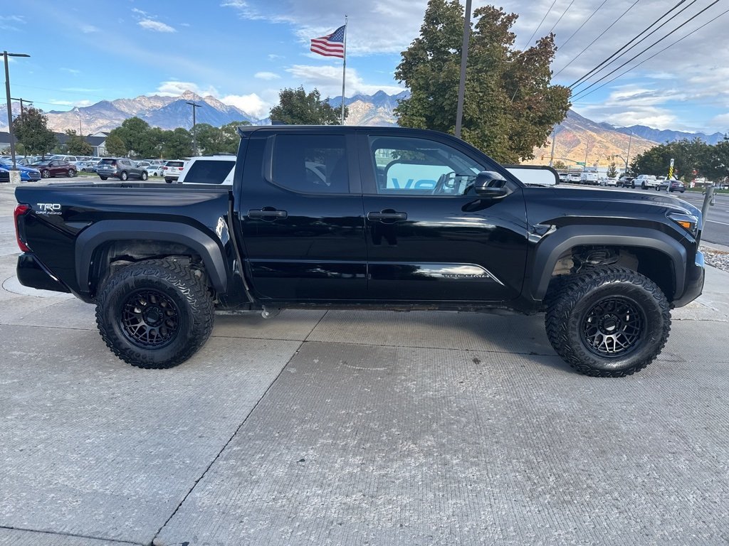 2024 Toyota Tacoma SR5 photo 2