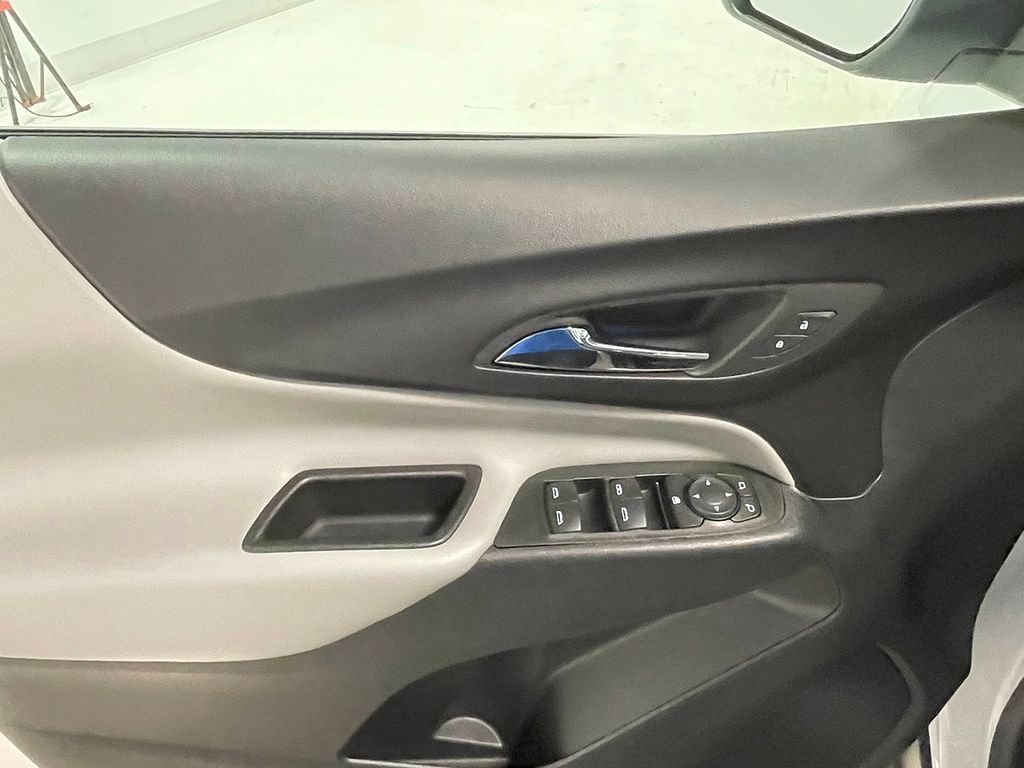 2023 Chevrolet Equinox LS photo 11