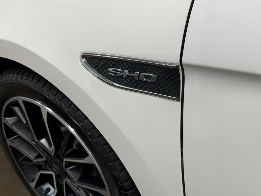 2019 Ford Taurus SHO photo 32
