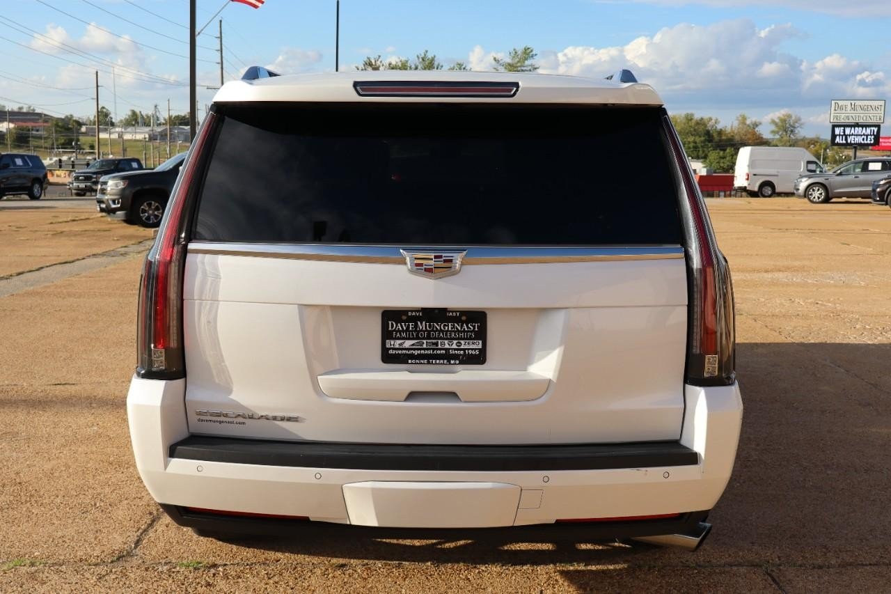 2019 Cadillac Escalade ESV Platinum photo 4