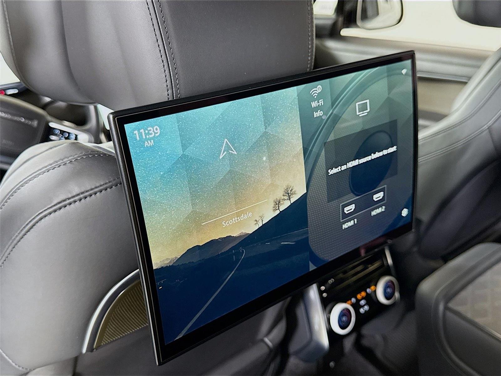 2023 Land Rover Range Rover SV photo 21