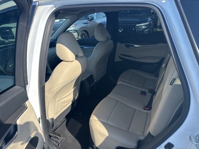 2022 Infiniti QX50 Luxe photo 9