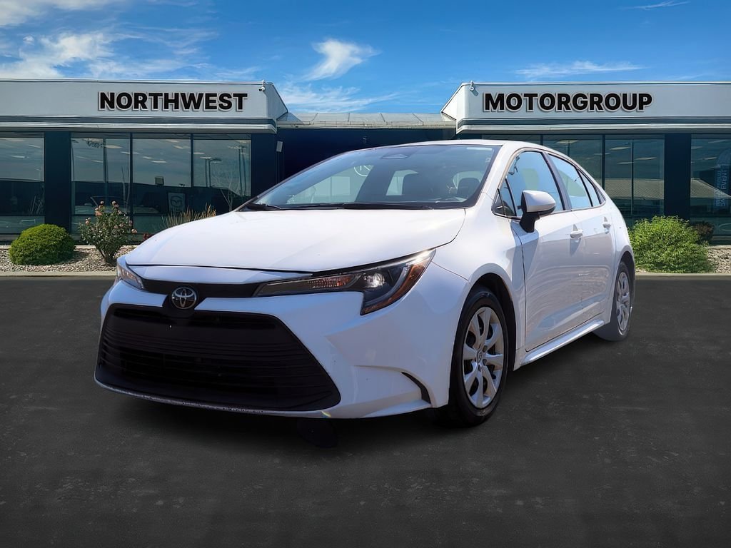 2024 Toyota Corolla LE photo 3