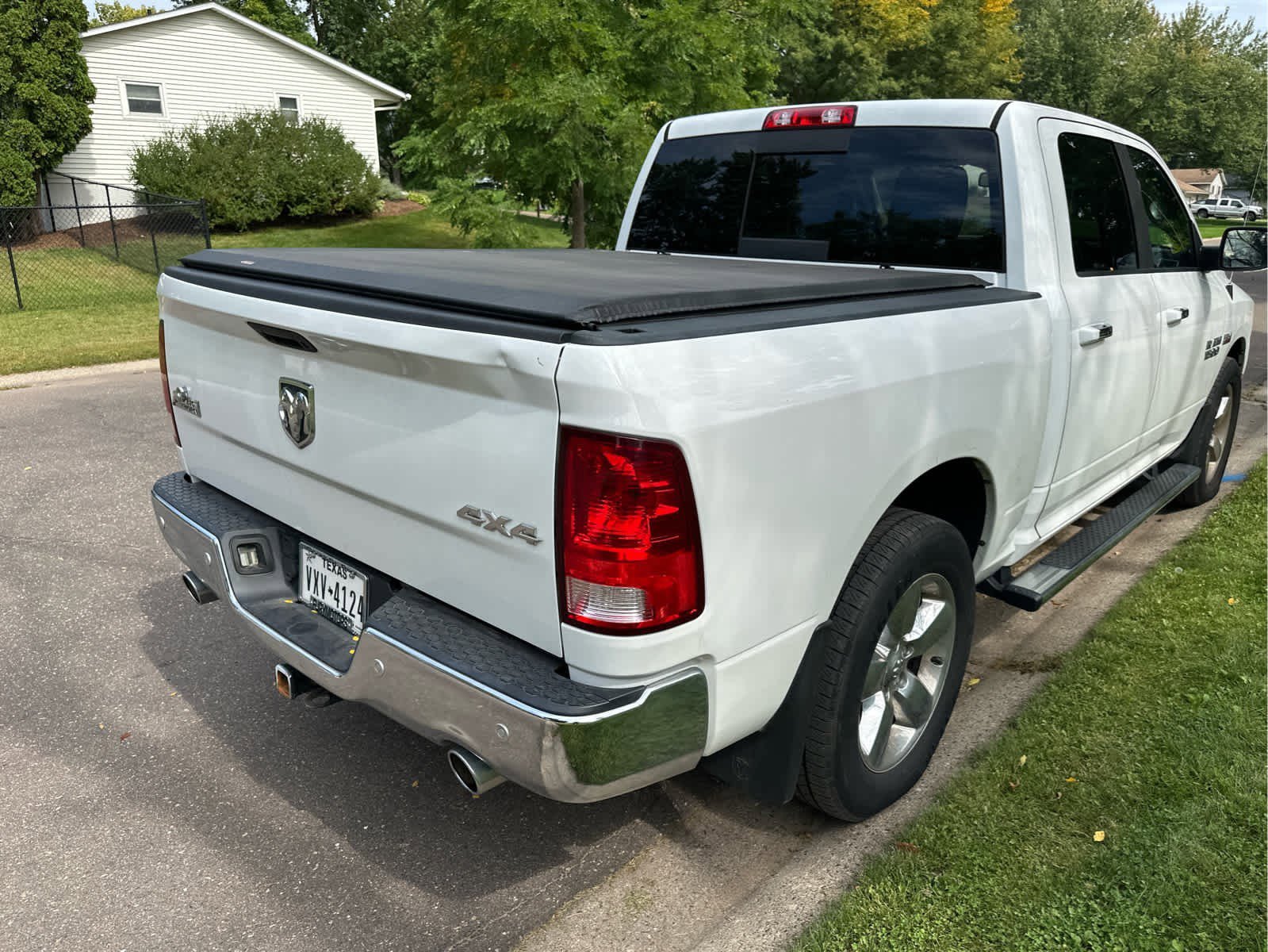2017 Ram 1500 Big Horn photo 3