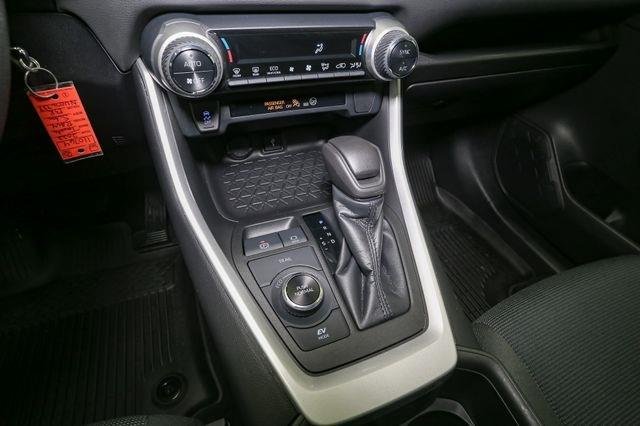 2022 Toyota RAV4 Hybrid LE photo 24