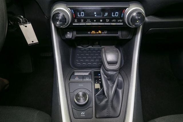 2025 Toyota RAV4 Hybrid LE photo 25