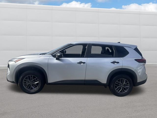 2024 Nissan Rogue S photo 2