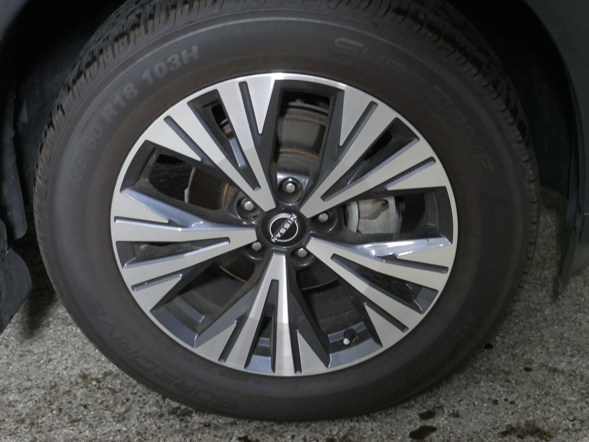 2022 Nissan Rogue SV photo 14