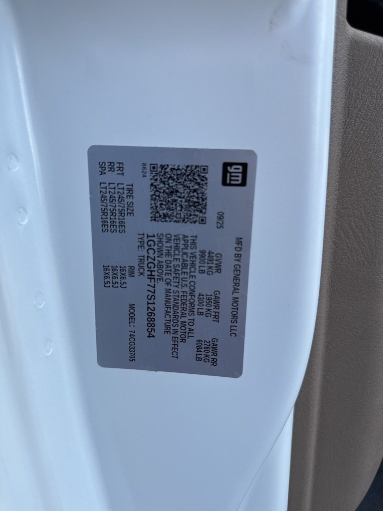 2025 Chevrolet Express 3500 Work Van photo 30